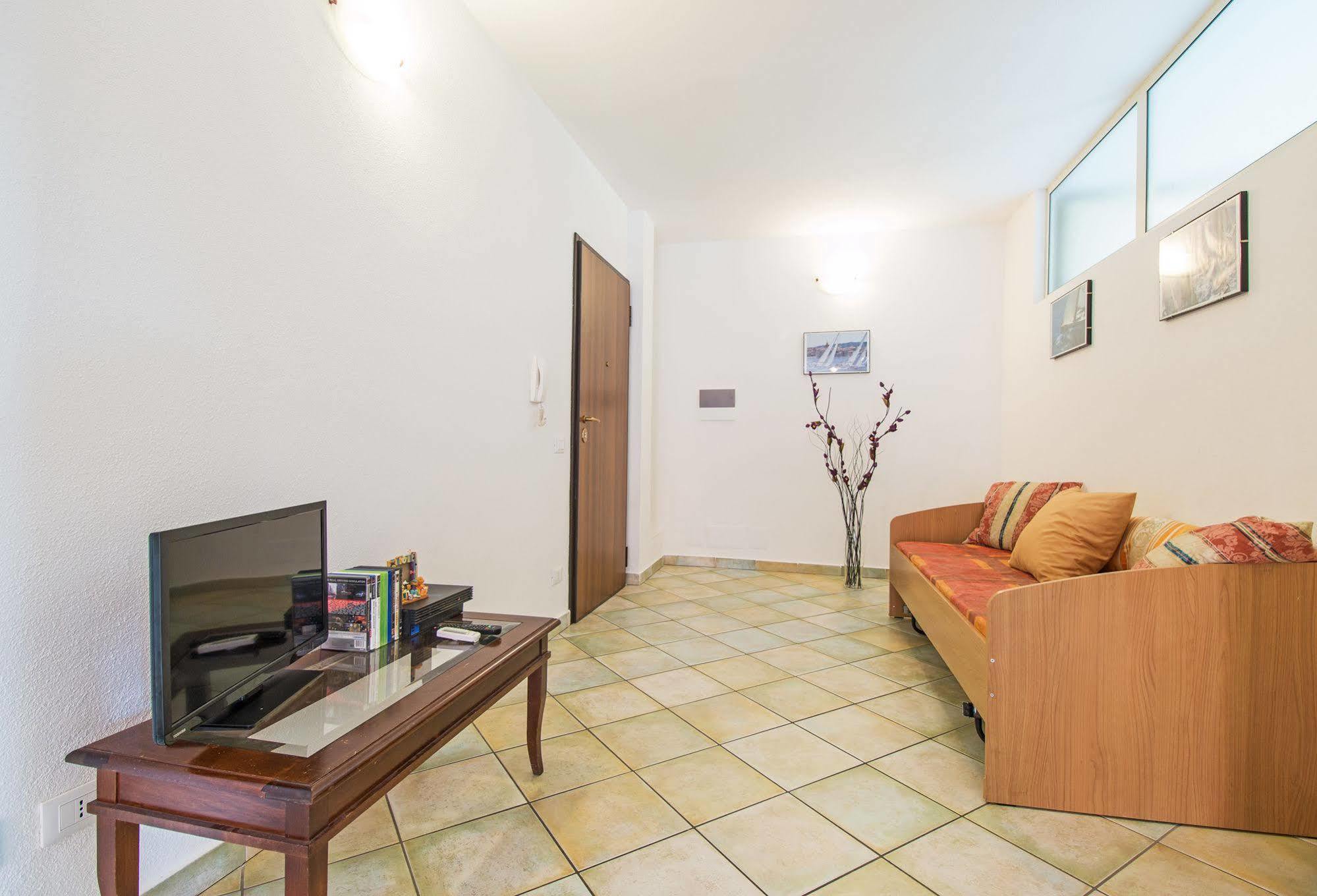 Residenza Maria Antonia - Private Apartment Orosei Εξωτερικό φωτογραφία